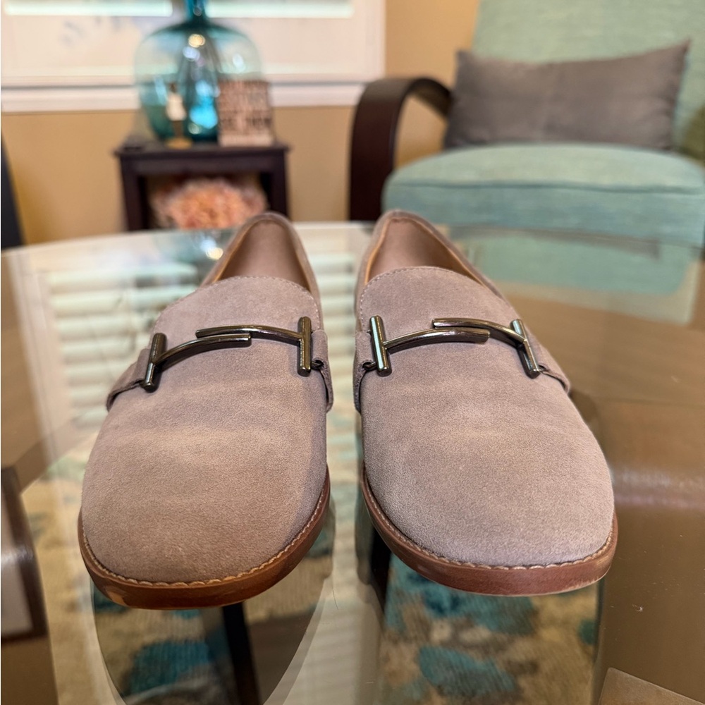 Franco Sarto Gray Leather Loafers a Taupe color Size 8